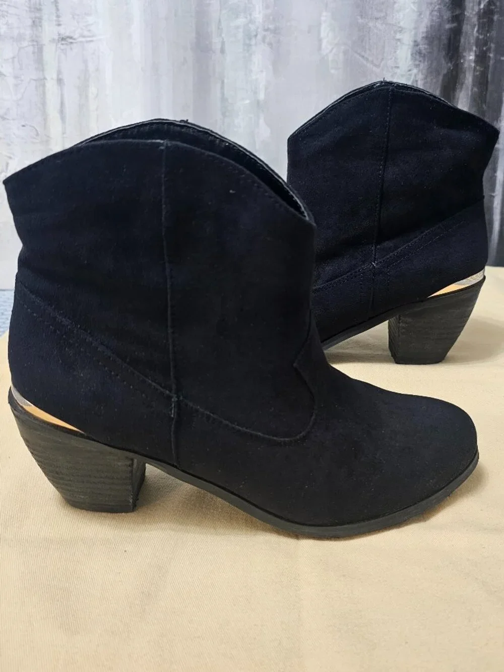 Forever 21 Black Faux Suede Cowboy Boots Gold Trim Boho Ankle Booties Size 6 NEW